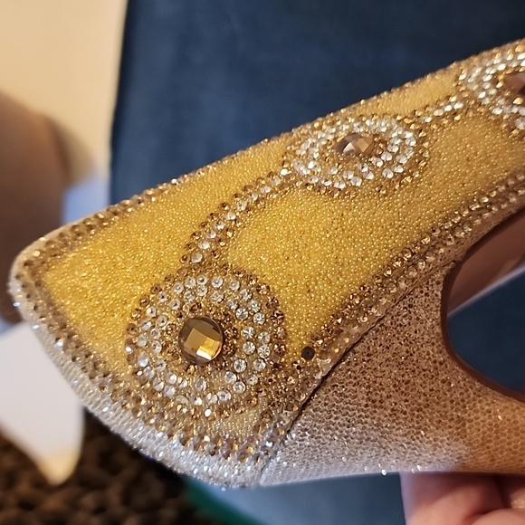 Lauren Lorraine "Elenor" nude size 8. New.  Looks more gold to me! - Picture 16 of 16